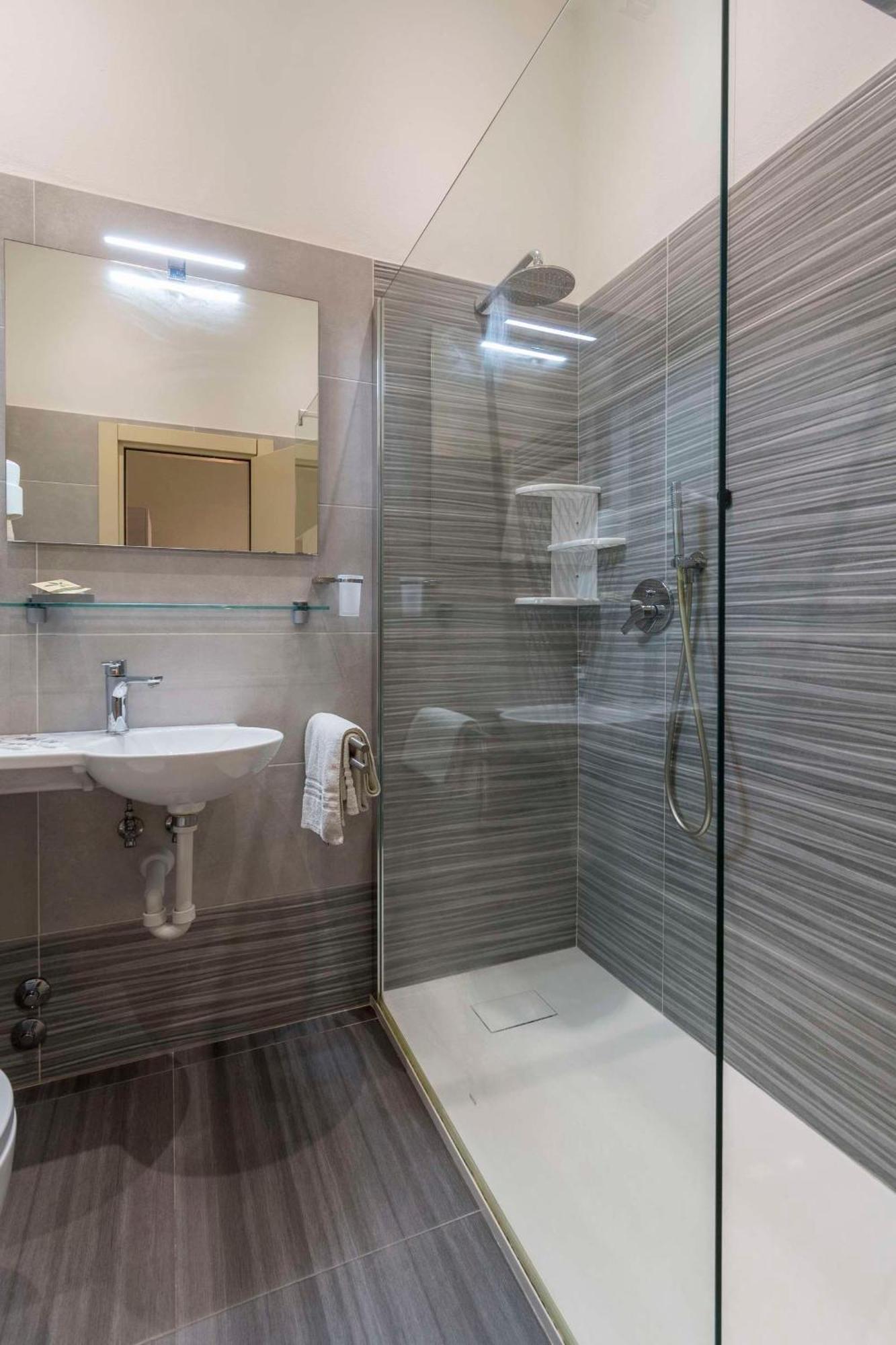 Roma Hotel 3*